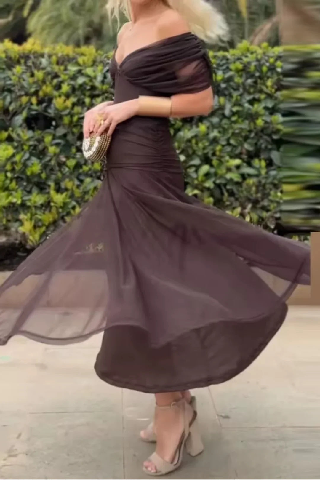 Robe Maxi de Fête Élégante à Col V