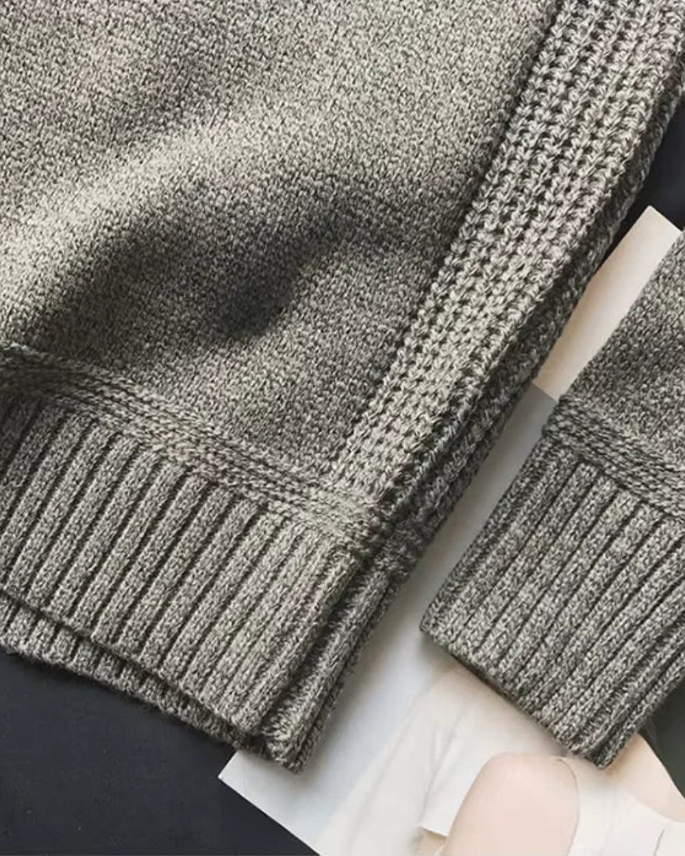 Pull décontracté pour homme" can be rewritten as "Sweater décontracté pour homme.