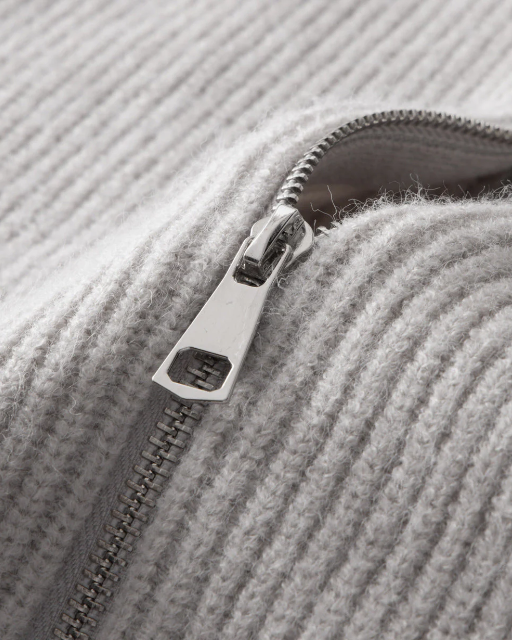Cardigan zippé en laine mérinos pour toutes les saisons