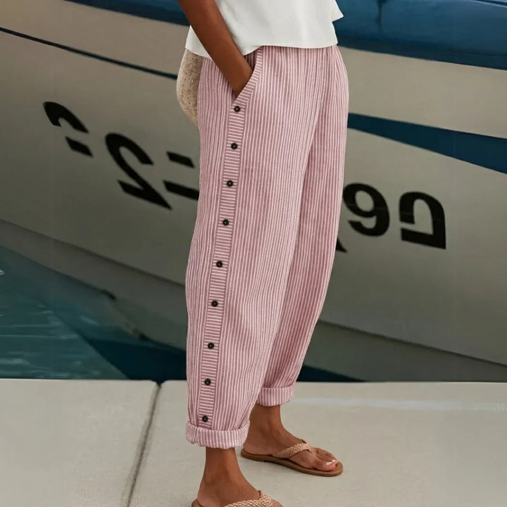 CAITLIN | PANTALON À RAYURES AVEC BOUTONS ÉLÉGANTS