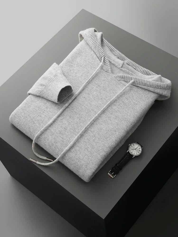"Sweat à capuche en laine mérinos Sirlus" could be rewritten as "Sweat-shirt à capuche en laine mérinos Sirlus".