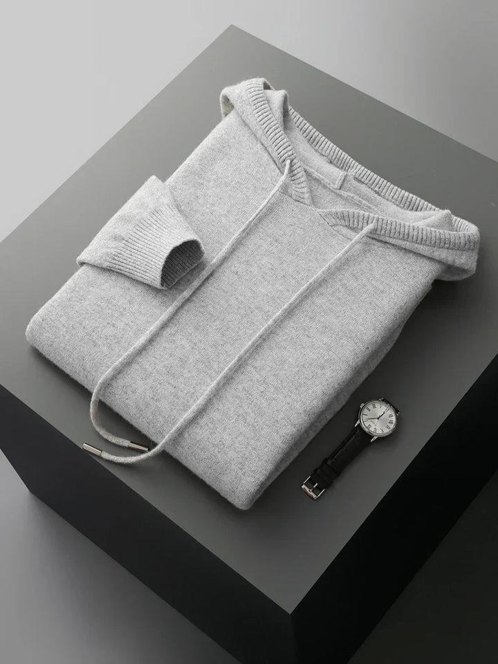 "Sweat à capuche en laine mérinos Sirlus" could be rewritten as "Sweat-shirt à capuche en laine mérinos Sirlus".