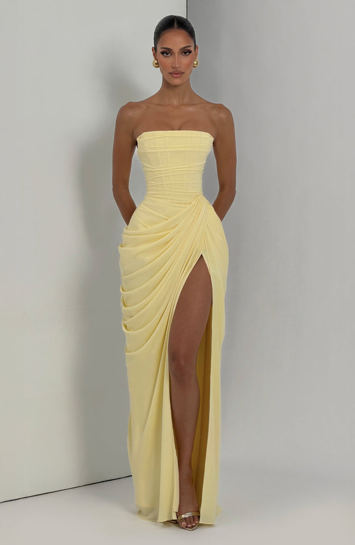 LARA | ROBE