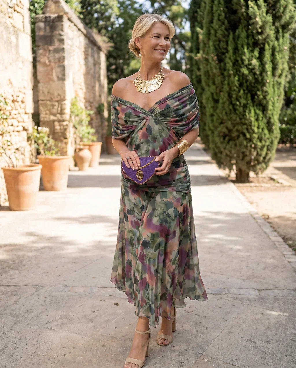 ROBE ÉLÉGANTE AVEC DÉCOLLETÉ EN V