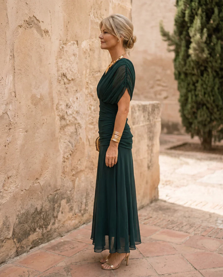 ROBE ÉLÉGANTE AVEC DÉCOLLETÉ EN V