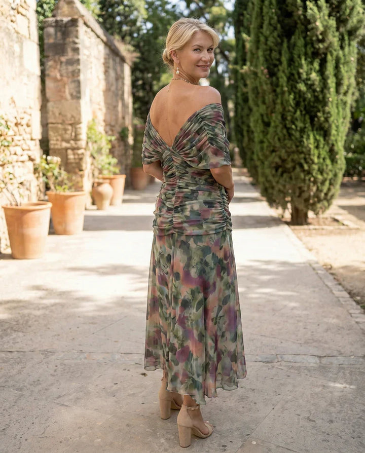ROBE ÉLÉGANTE AVEC DÉCOLLETÉ EN V