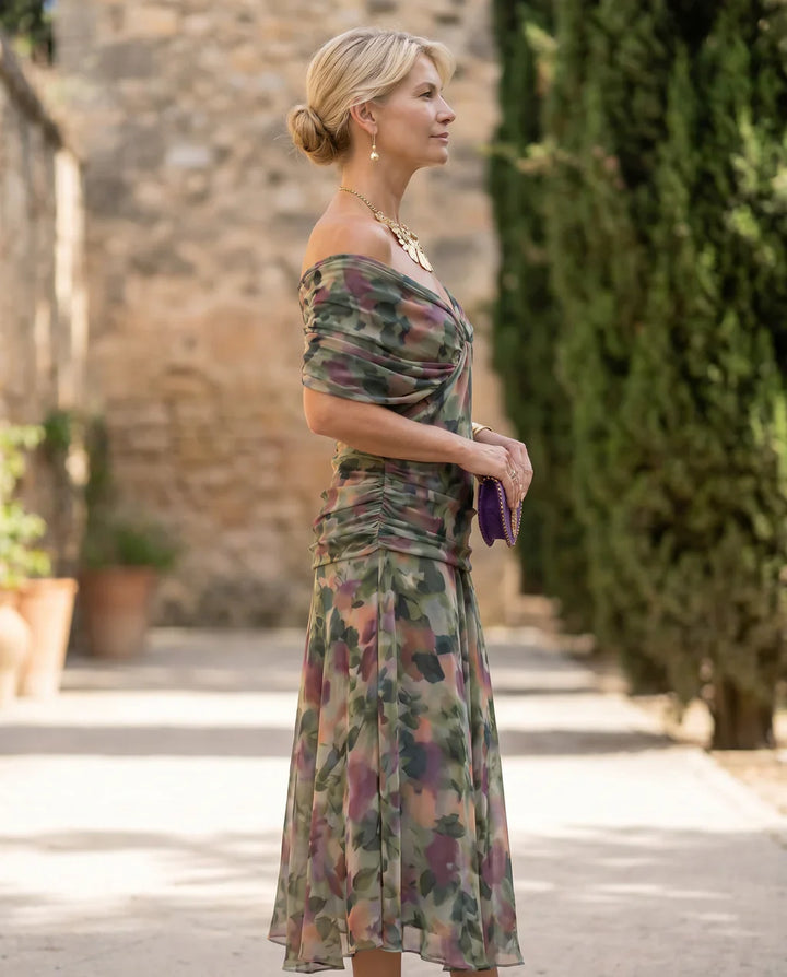 ROBE ÉLÉGANTE AVEC DÉCOLLETÉ EN V