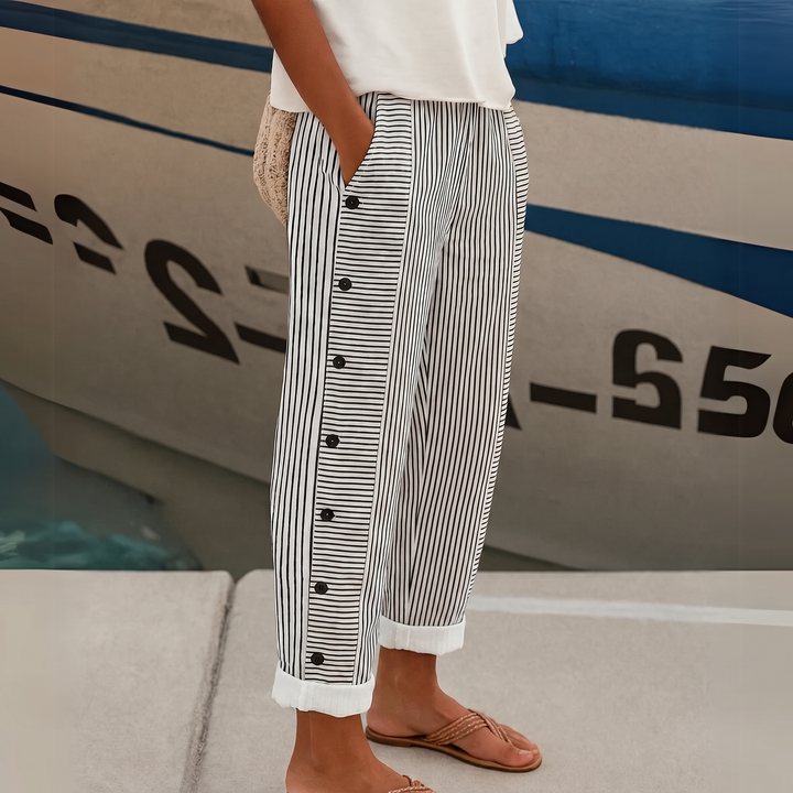 CAITLIN | PANTALON À RAYURES AVEC BOUTONS ÉLÉGANTS