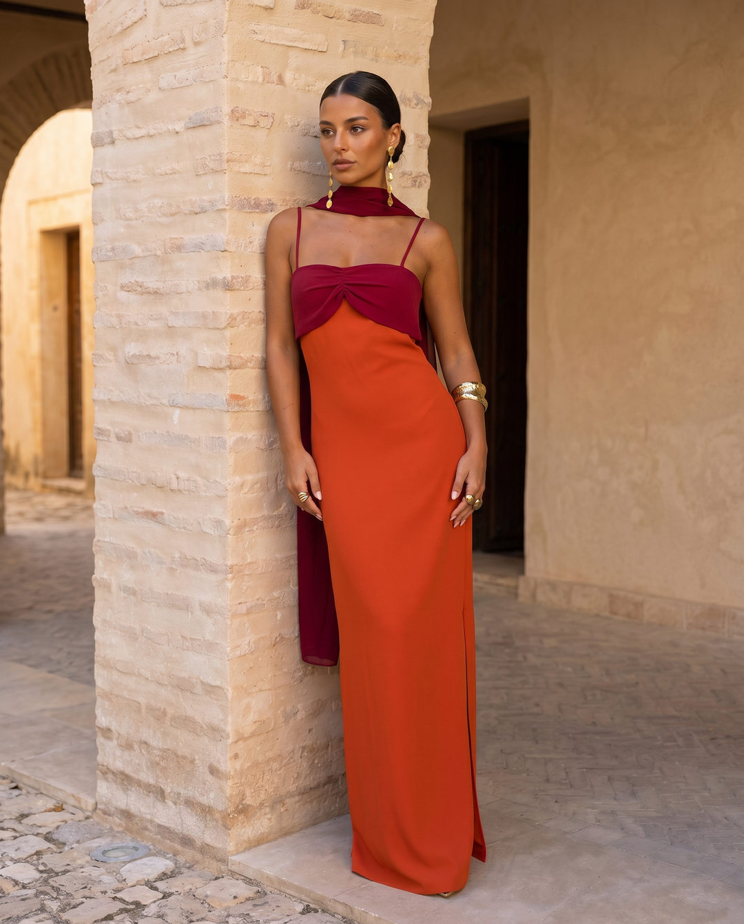 Zahara | Robe orange avec décolleté rouge